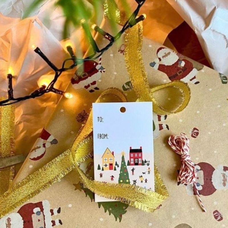 Lot de 10 Etiquettes Cadeaux Village de Noël