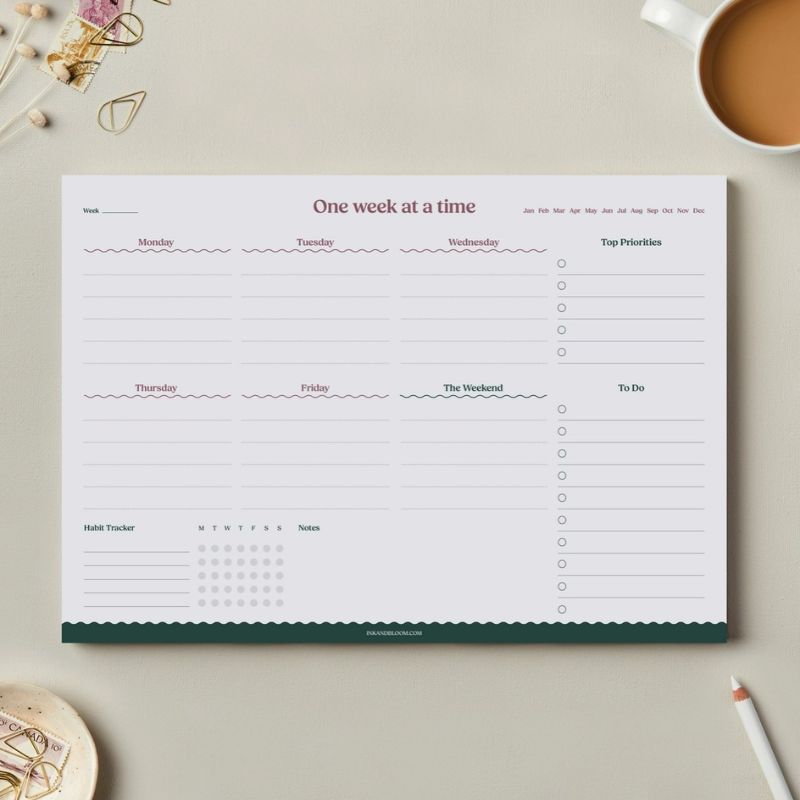 Ivy Planner semainier A4 Ink & Bloom vierge - vue semaine complète avec top priorités to-do list et habit tracker motif vaguelettes