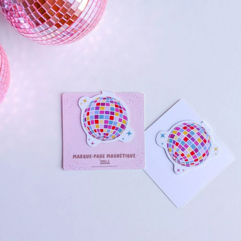 Marque-Page Magnétique Disco Ball zoom sur les détails, plastifié et fait main
