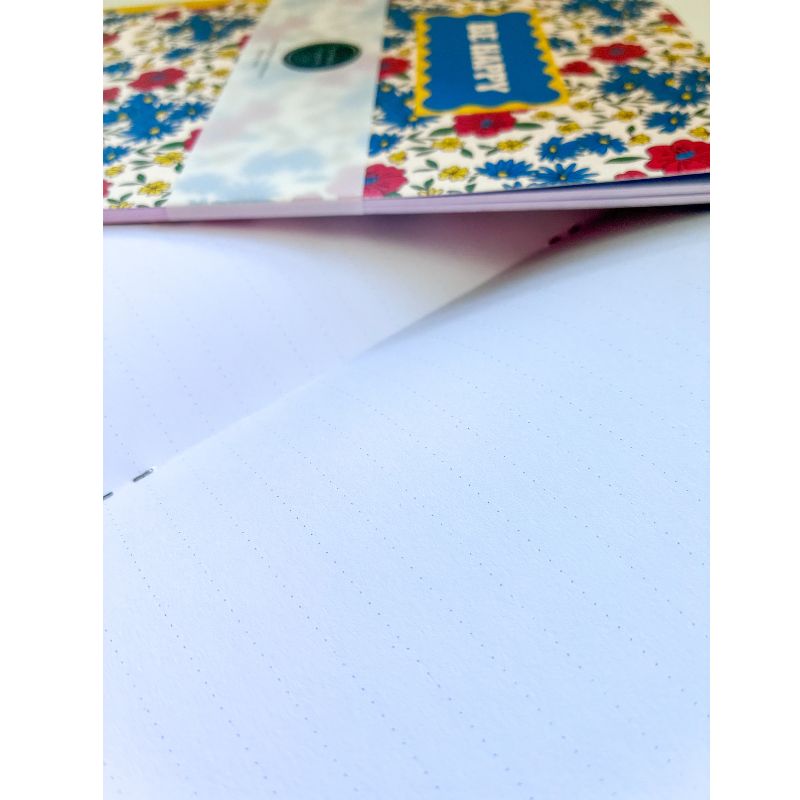 petit carnet écoresponsable coloré. Pages intérieures à lignes fines. 