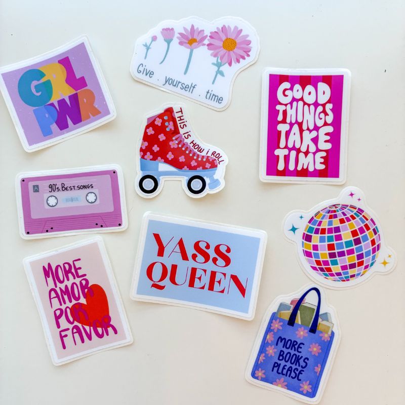 Collection de stickers Avril & Novembre, vendus à l'unité et résistants à l'eau. Des messages positifs, feministes et colorés à coller partout.