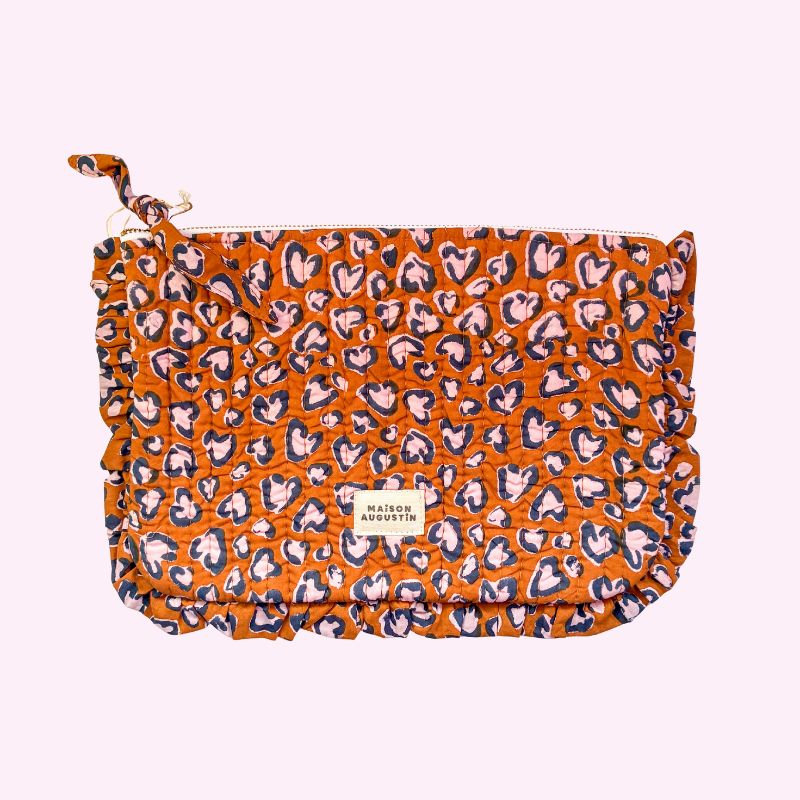 Grande pochette en tissu léopard Leo pour ranger maquillage et petits essentiels maison augustin