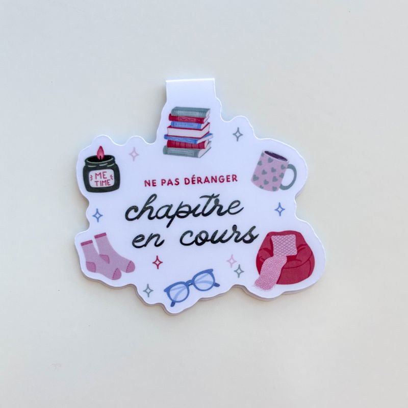 Marque-page magnétique Cosy, illustration cosy automnale avec livres, bougie et fauteuil, Avril & Novembre