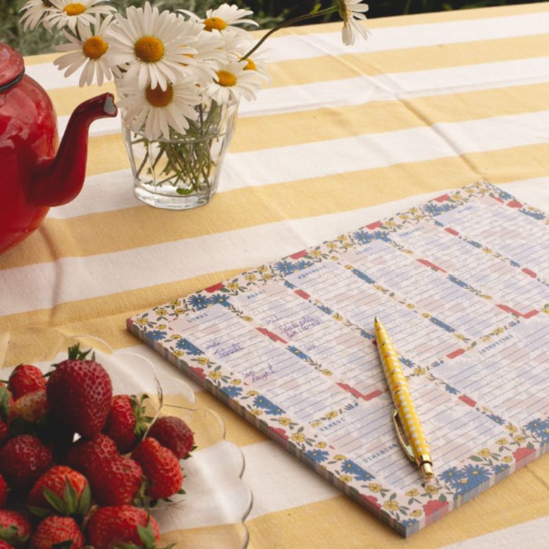 planner papier hebdomadaire avec pages détachables. illustration fleurs motif liberty. Imprimé en france